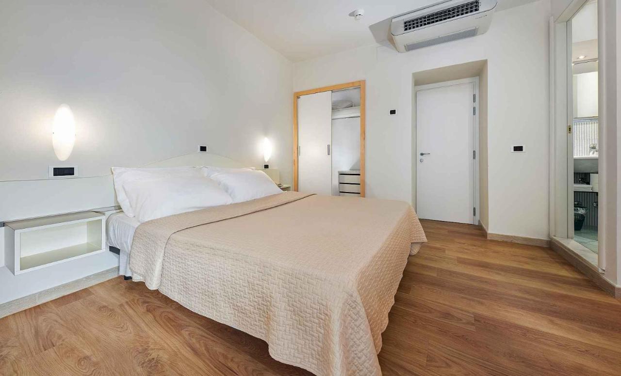 Hotel Antibes Riccione Esterno foto