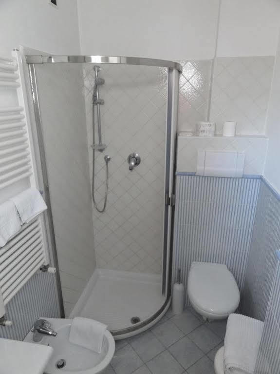 Hotel Antibes Riccione Esterno foto