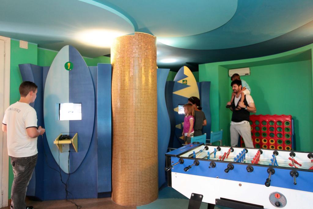 Hotel Antibes Riccione Esterno foto